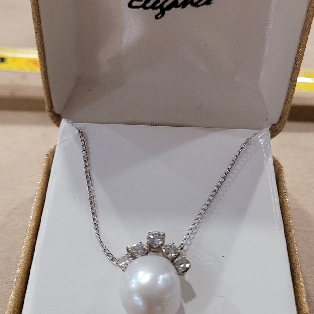Freshwater Pearl with Rhinestone Accent - Picture 3 of 4